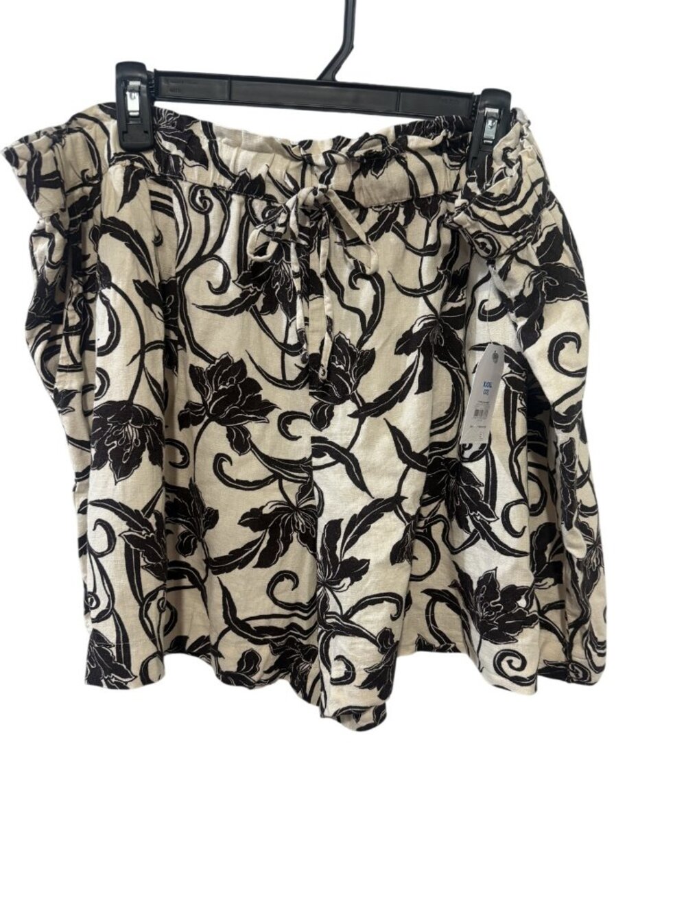 Time and Tru Size 22 Floral Paperbag Waist Shorts Beige Black Print